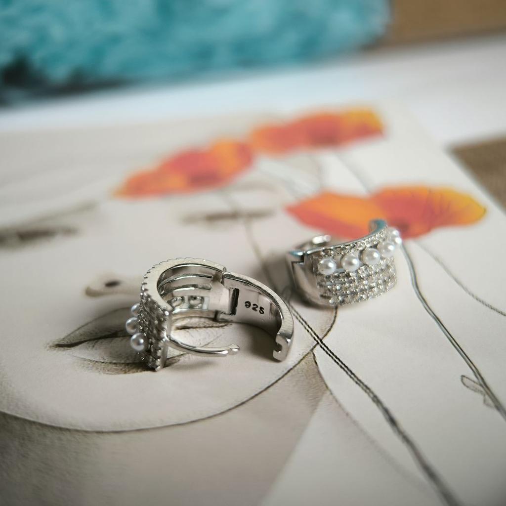 Серебряные серьги с натуральным жемчугом, фианитами (2185758)