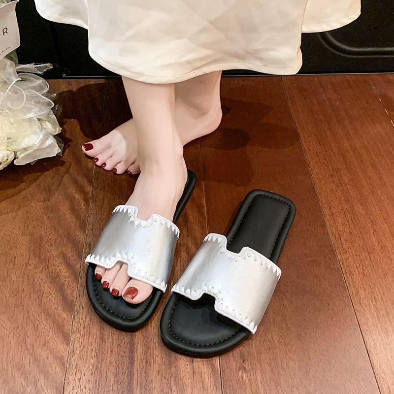 French Fashion One-word Slippers Women's Summer Wear 2025 New Beach Cool Slippers Premium Flat Slippers