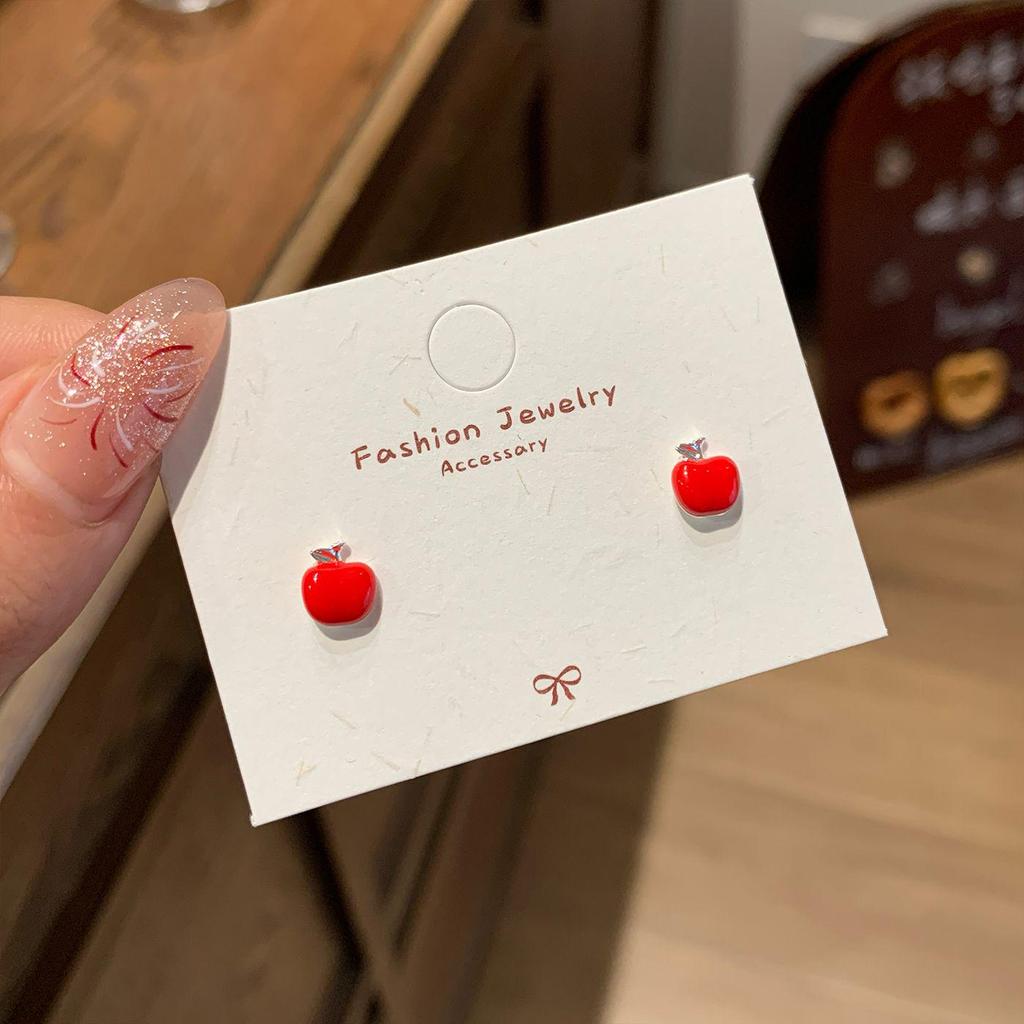 Серьги-кисточки Red Apple: Сладкий весенний дизайн для женщин