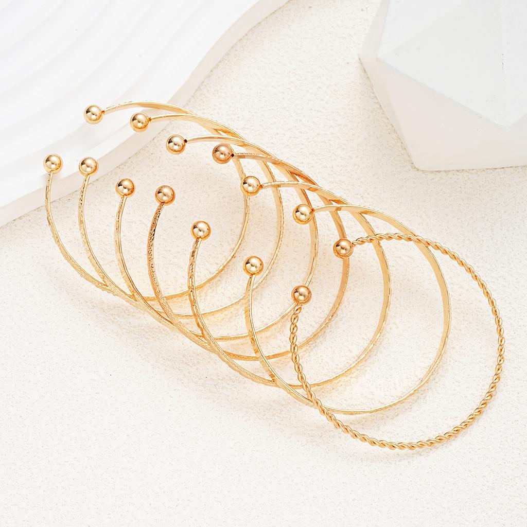 7 Pcs/Set Punk Gold Color Bracelets for Women Streetwear Goth Heart Prints Metal Design Open Bangle Fashion Jewelry Gifts 2026