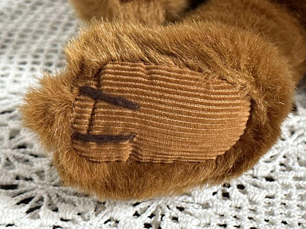 [USED] Excellent condition Bromley teddy bear, RUSS sitting bear