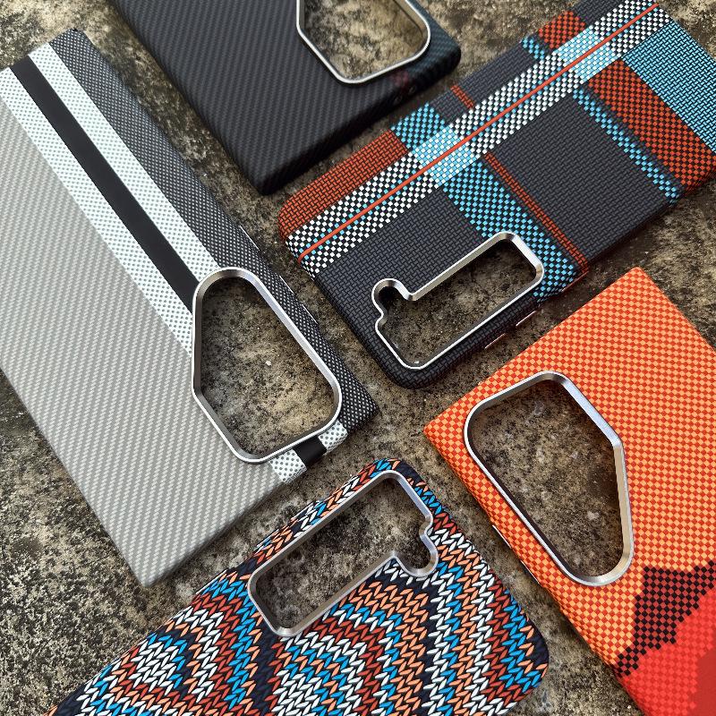 Легкий чехол из углеродного волокна и кевла для Samsung S24/S23 Ultra с высокой ударопрочностью и магнитной фиксацией