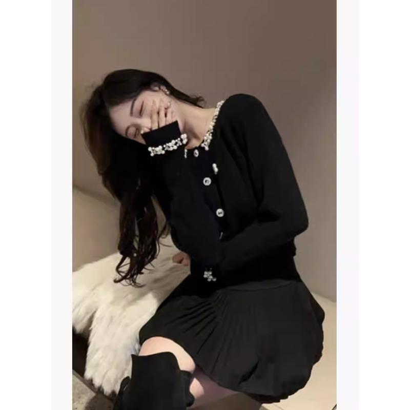 2026 Autumn/Winter French Chic Beaded Knit Jacket with Pearl Collar – Versatile Design