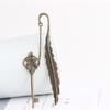 Metal Feather Bookmarks with Textured Tassel Vintage Style Fun Reading Experience Alloy Feather Cutout Bookmark