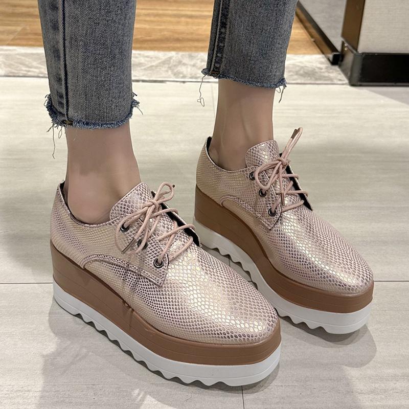 Модные женские кроссовки на толстой платформе со змеиным принтом, толстая подошва, искусственная кожа, броги, женская обувь на танкетке со шнуровкой, женские туфли