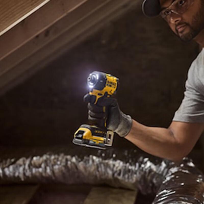 DEWALT 20V MAX* Brushless Hydraulic Impact Driver CN plug (adapter included)