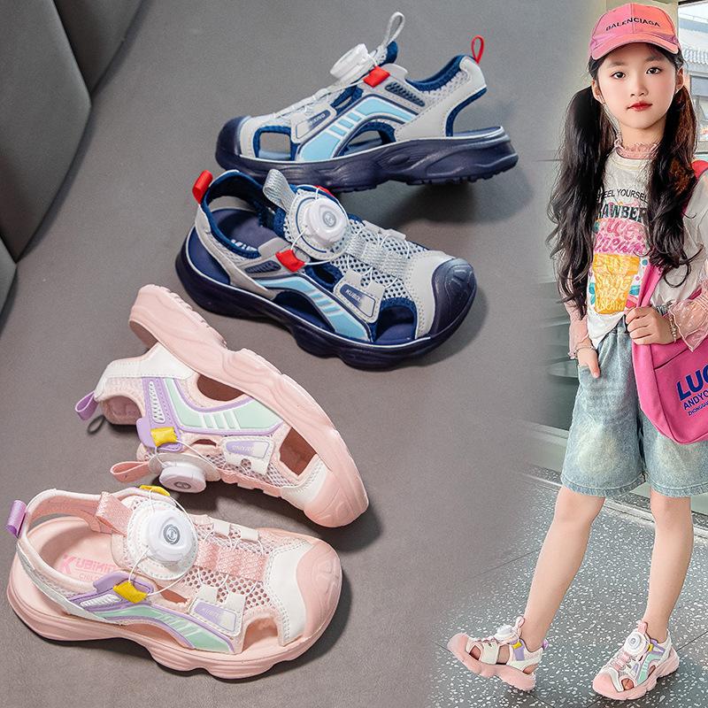 Мальчиковые сандалии Баотоу 2025 лето новые мягкие нескользящие детские пляжные туфли повседневные спортивные сандалии для детей среднего и старшего возраста