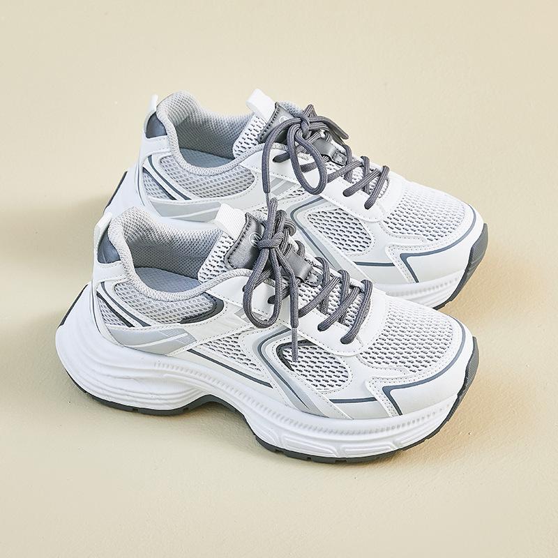 Новые кроссовки для женщин на лето, студенческие, спортивные и для отдыха, уличная фотография, сетчатые, дышащие и с увеличением роста