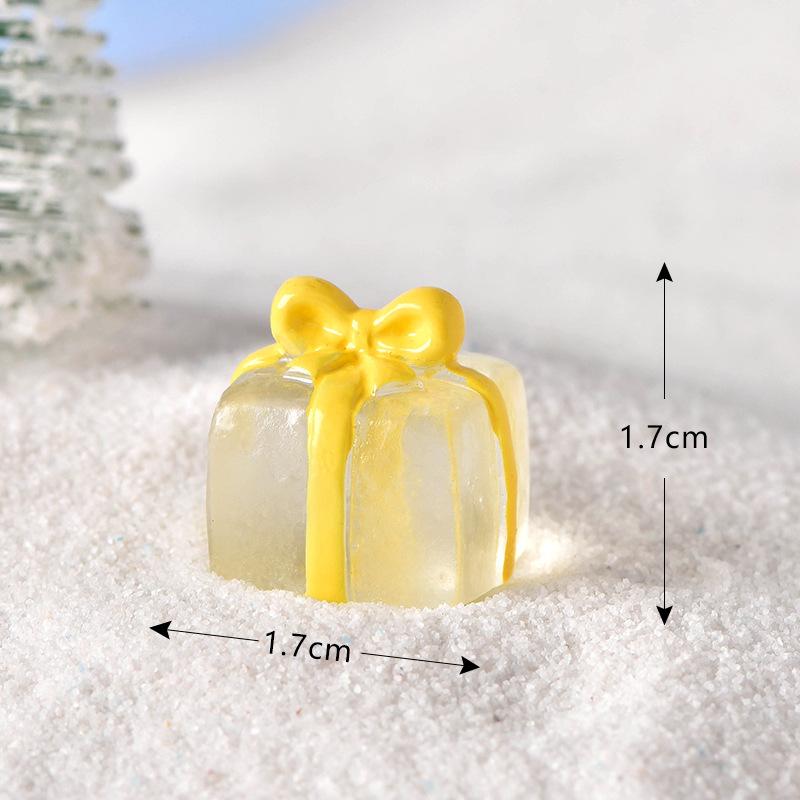 Christmas Figurine High-Quality Micro Landscape Accessory Resin Ornament Christmas Pig Ornament For Gift Box Home Decor