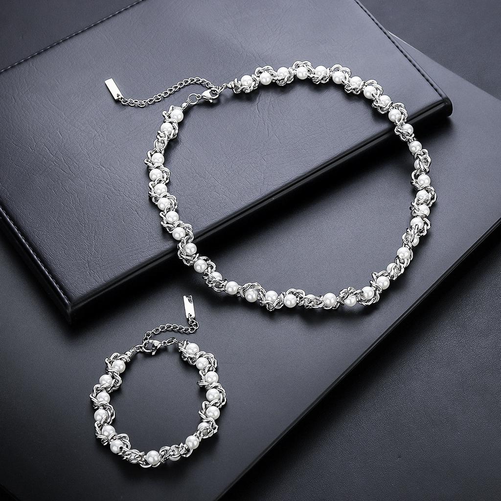 Winding pearl necklace for men, niche design, versatile bracelet for women, personalized high-end sweater chain, fashion accessory