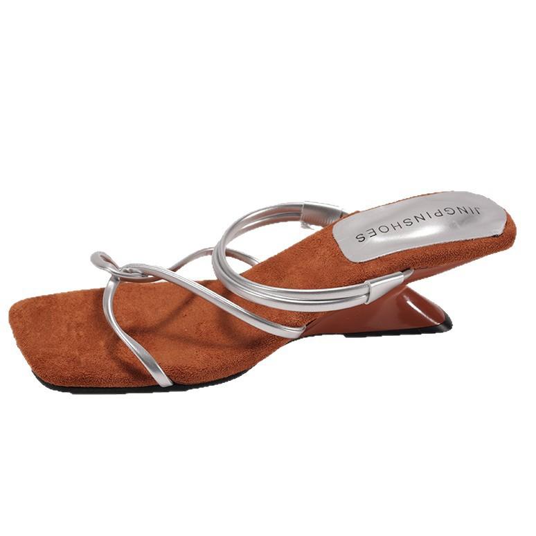 Broken Heel Niche Thin Belt Cool Slippers Fairy Shoes 2025 New Summer Wear High Heels Sandals