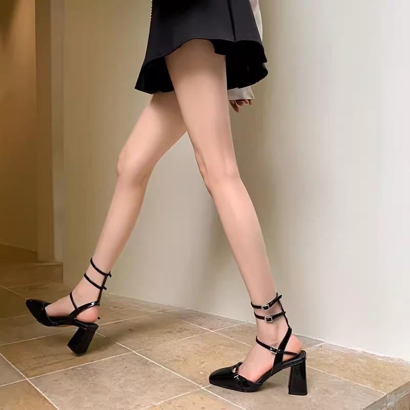 Французские потрясающие серебряные туфли Мэри Джейн на высоком каблуке в стиле ретро с квадратным ремешком на голову и толстым каблуком-богом