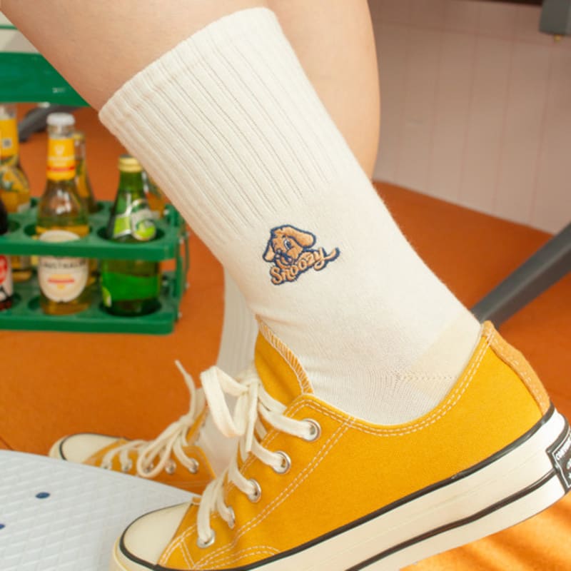 SNOOZY Snoozy Dog Logo Embroidered Socks (White Beige)