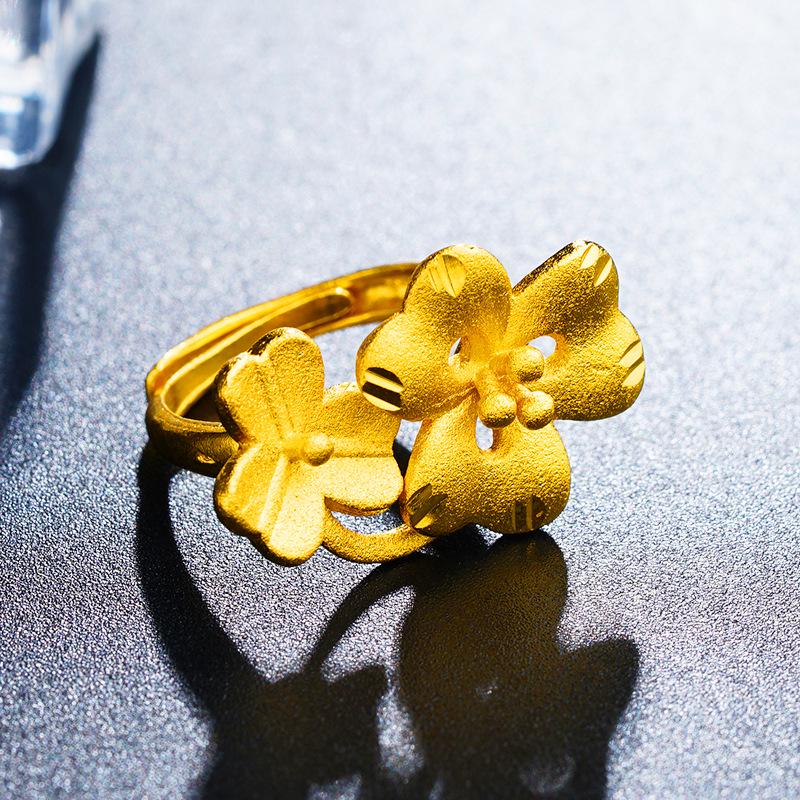 Женское кольцо с цветком из матового золота - пескоструйная обработка бархата