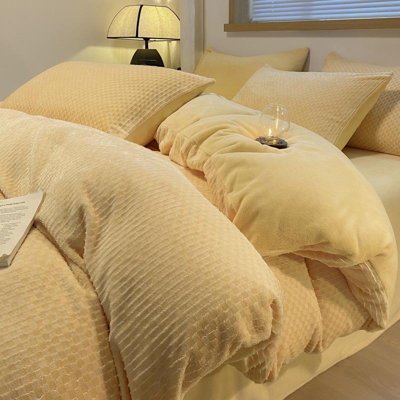 Двусторонний утолщенный молочный коралловый флис, комплект из четырех предметов для кровати, флисовый пододеяльник, коралловая фланелевая простыня, постельное белье