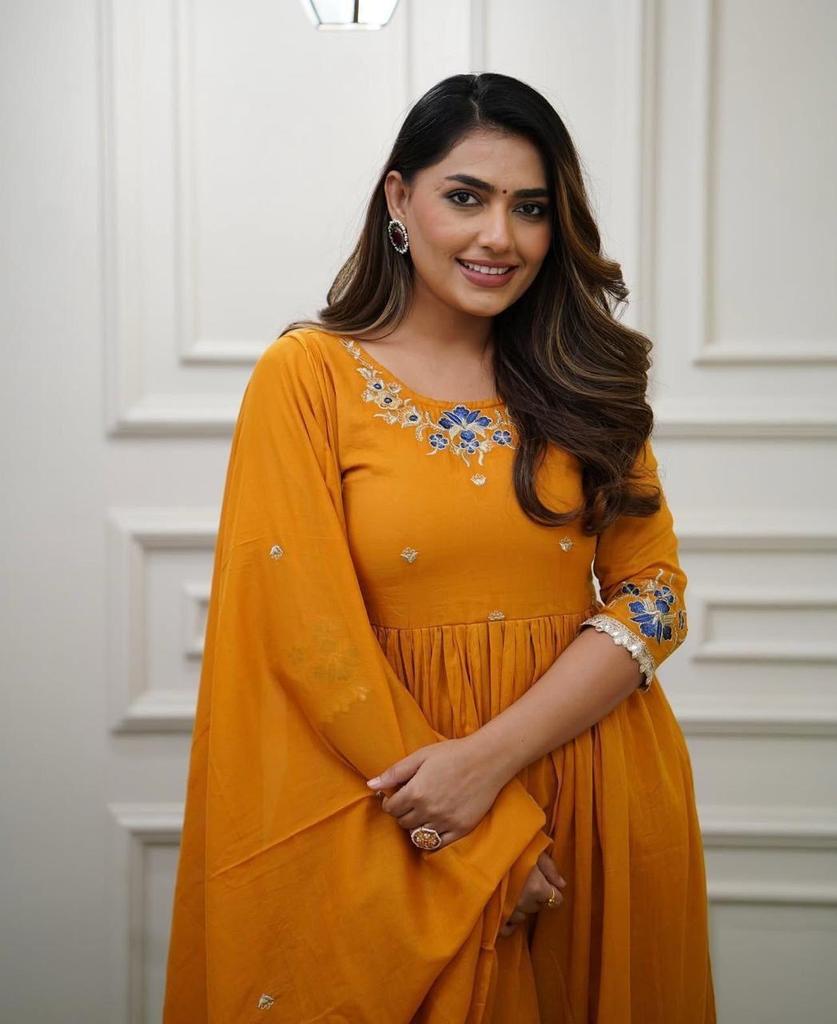 Красивый дизайнерский костюм курти и сальвар для женщин, одежда для вечеринок Болливуда, комплект курта, брюки, дупатта, платье