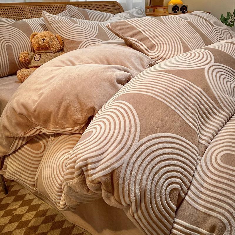 Двусторонний утолщенный молочный коралловый флис, комплект из четырех предметов для кровати, флисовый пододеяльник, коралловая фланелевая простыня, постельное белье