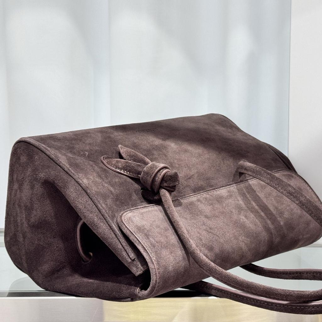 Jacquemus 25 Solid Color Frosted Cowhide Large Capacity Hand-held Single Shoulder Travel Bag Commuting