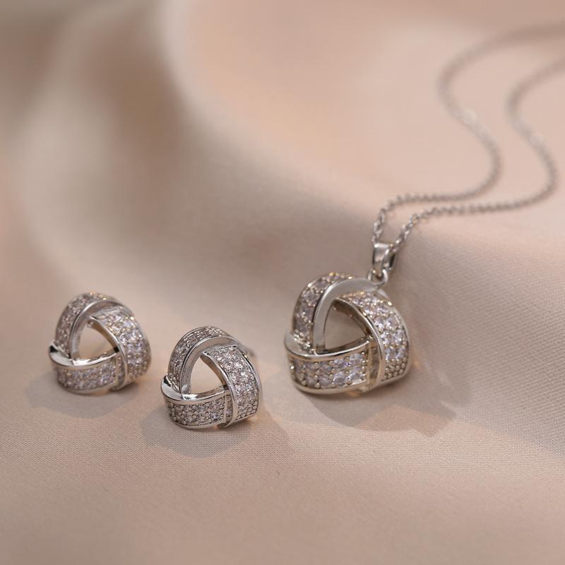 Простой геометрический комплект украшений для женщин, новинка 2023 года, модные серьги золотого цвета, ожерелье, аксессуары для свадебной вечеринки