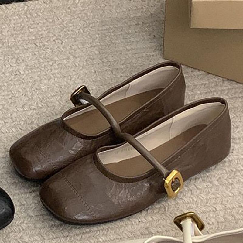 Черные французские ретро универсальные туфли с квадратным носком и неглубоким вырезом на плоской подошве, женские 2025 новая весна и осень маленькие ароматные туфли Мэри Джейн
