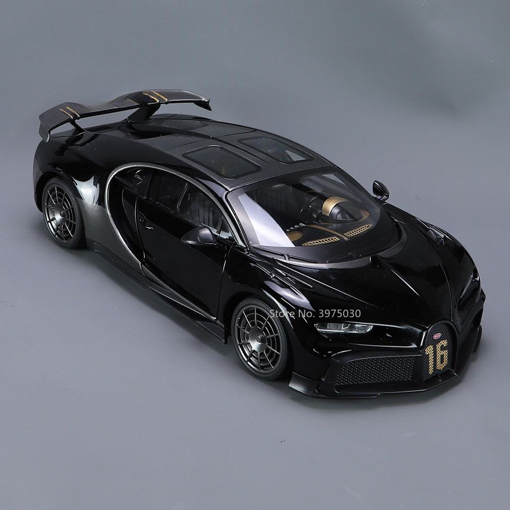 1/18 Bugatti Sports Car Model Toy Alloy Diecast Simulation Toys Vehicle with Sound and Light Rubber Tires Collection Toys for Boys Gifts