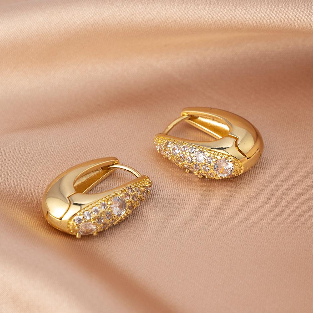 Trendy European & American Geometric U-Shaped Hoop Earrings, Retro & Versatile Design