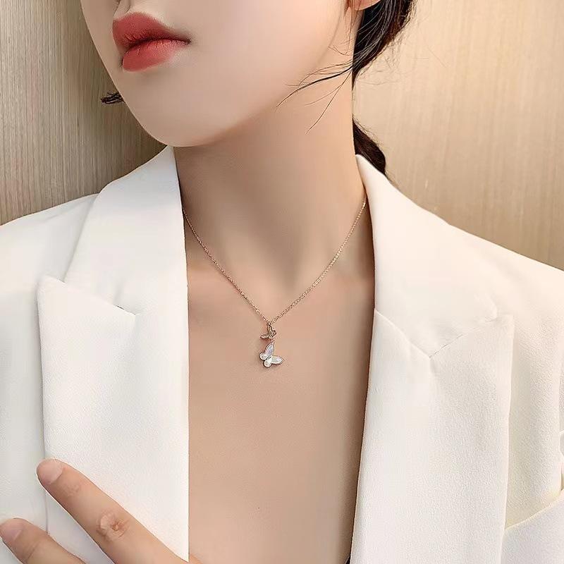 Ожерелья для женщин корейская мода сексуальная женская ключичная цепочка ювелирные изделия бабочка кулон ожерелье
