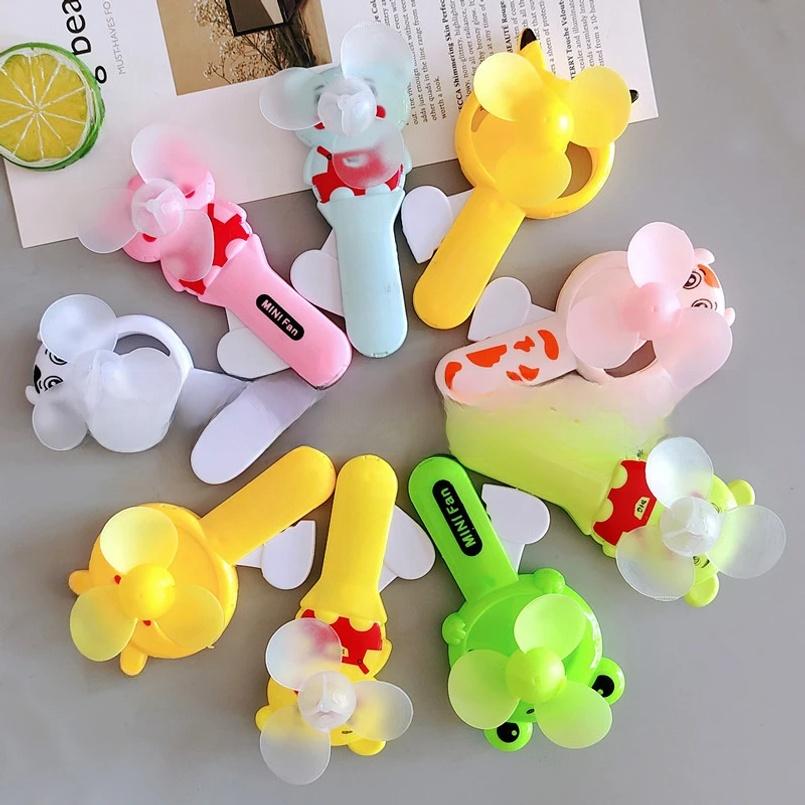 1 Pieces Random Style Cute Cartoon Animal Mini Plastic Handheld Fan Student Children Outdoor Portable Hand Press Manual Fan
