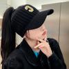 Модная вязаная шапка с буквой C, женская осенне-зимняя, теплая и ветрозащитная, спортивная и повседневная, шерстяная шапка, визуально стройнящая лицо