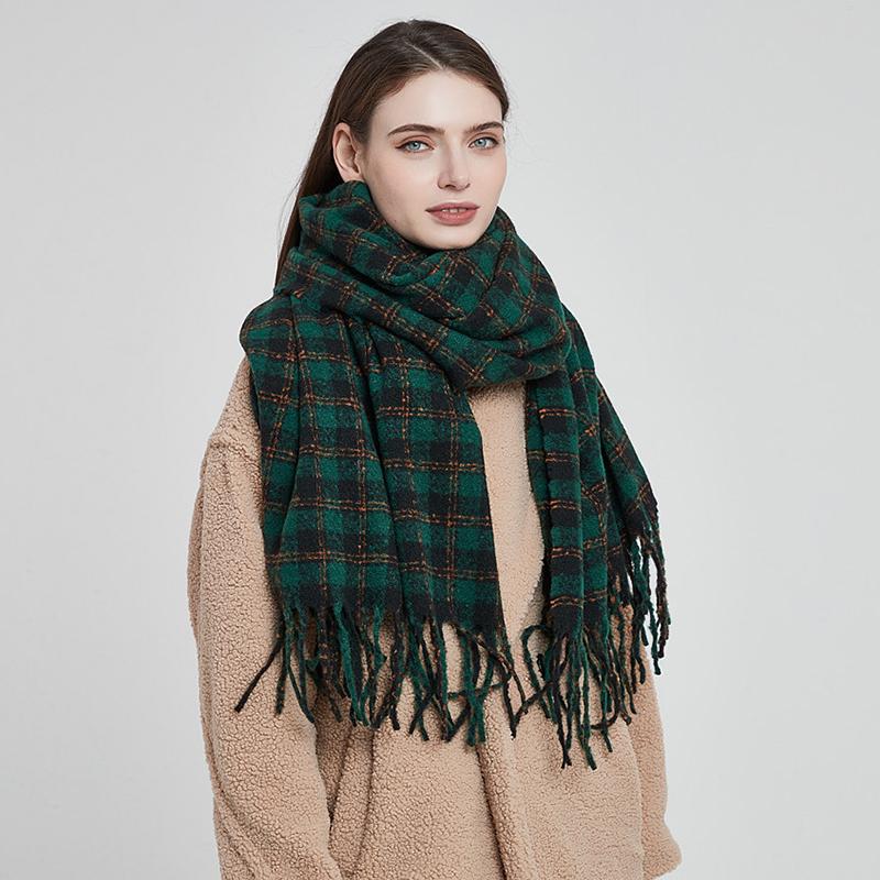Шаль Шарф Женская толстая маленькая шаль в клетку с кисточками