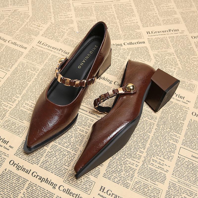 Модные женские туфли-лодочки с острым носком и высоким каблуком