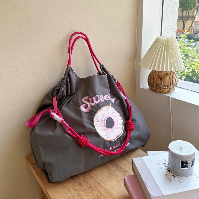 Japan Donut Embroidery Ballchain Crossbody Bag - Gao Yuanyuan Style