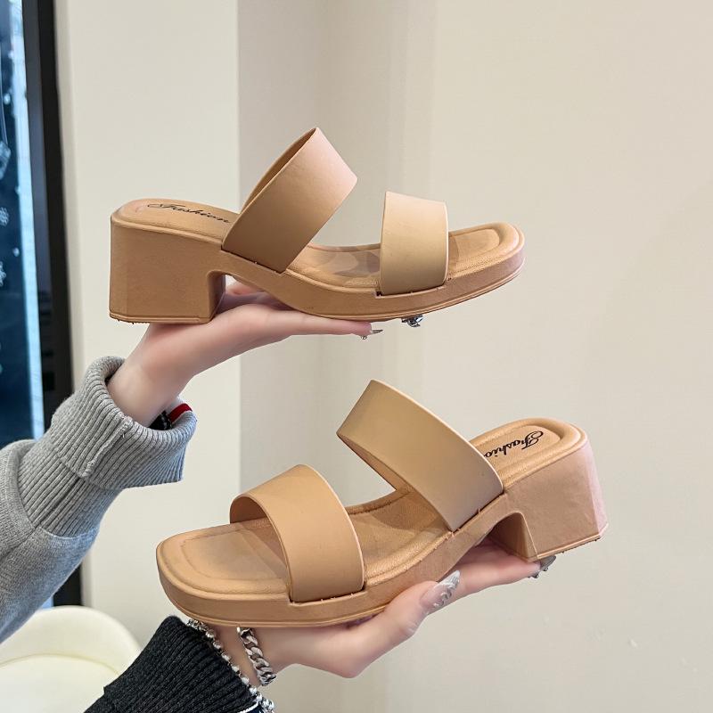 Женские летние сандалии на массивном каблуке из Юго-Восточной Азии: Универсальная пляжная одежда для улицы