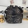 Fashion Shoulder Messenger Bag 2025 Winter New Versatile Ins Leopard Print Foreign Gas Bucket Bag