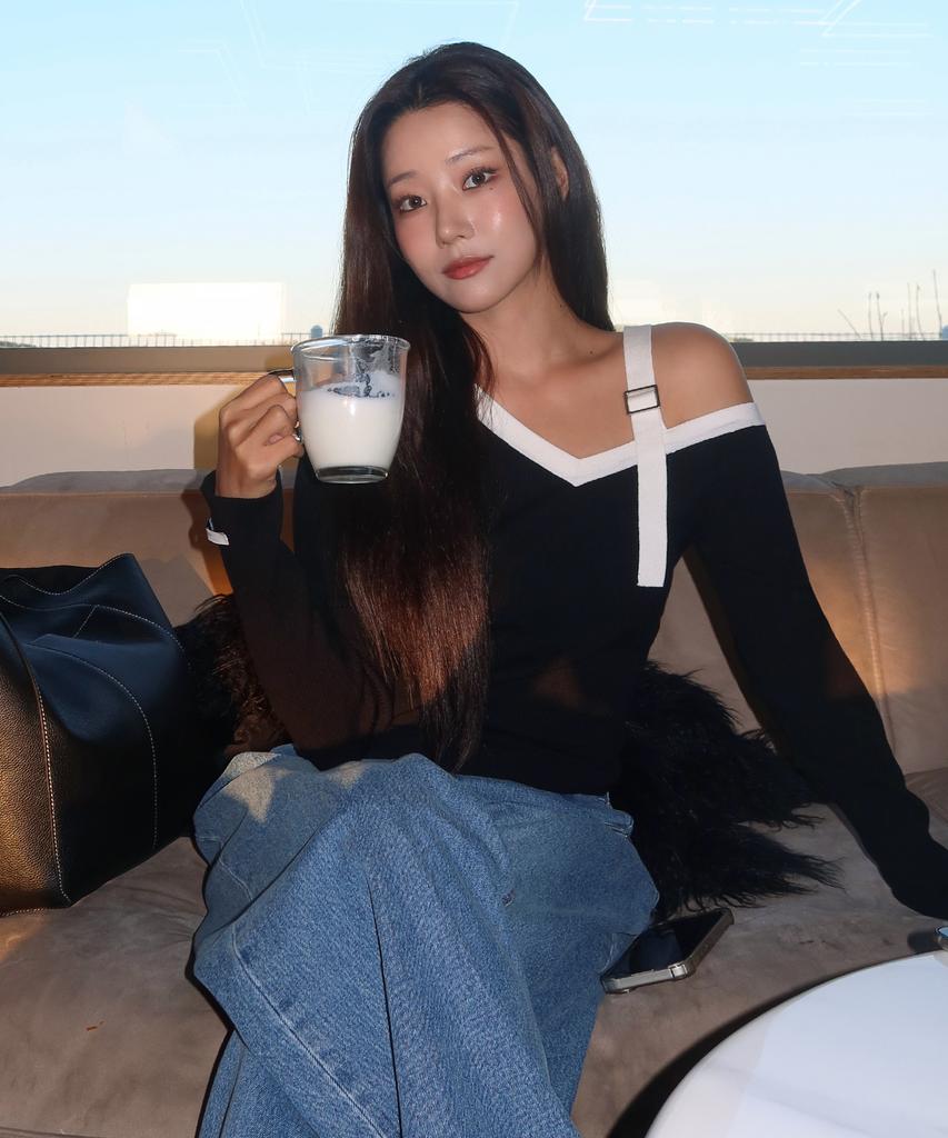 ARTID Off-Shoulder Strap Point Knit_3Colors