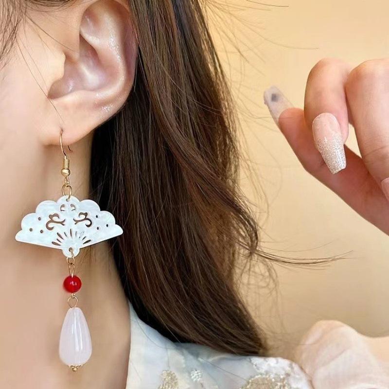 New Chinese national style retro fan white jade water drop earrings women, new Chinese New Year cheongsam accessories earrings