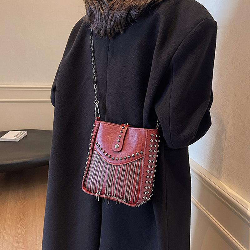 Мини сумки кроссбоди в панк-стиле Женские заклепки и кисточки Ретро сумки Маленькие сумки-мессенджеры Модные винтажные пакеты CLE