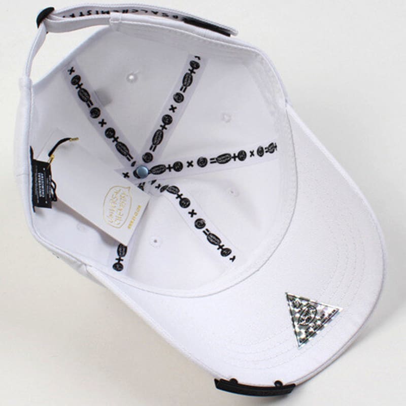 Универсальная химия BK Bar Белая низкая бейсболка