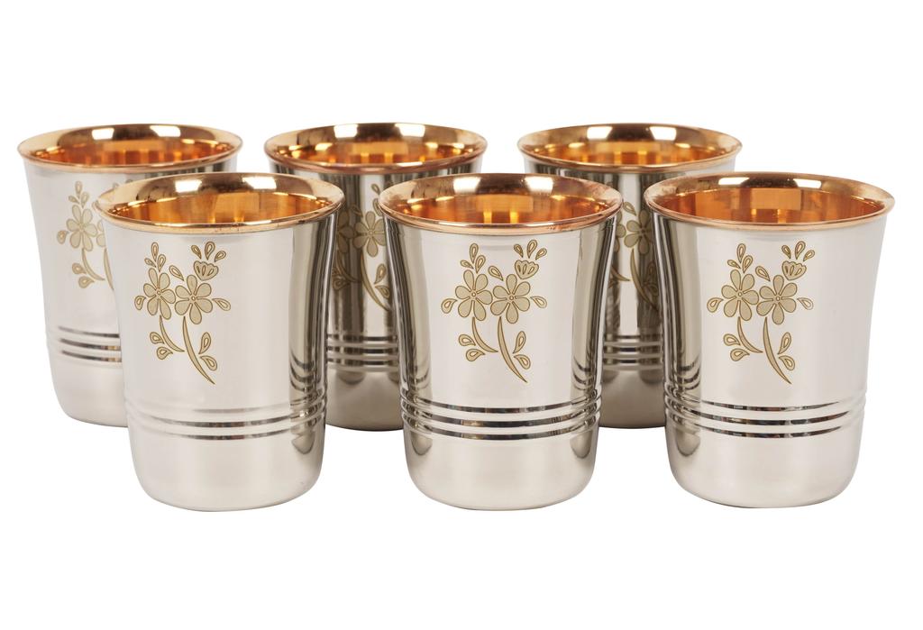 Trifri Набор из 6 стаканов для воды ручной работы, снаружи нержавеющая сталь, рельефный дизайн, внутри медь с аюрведическими преимуществами для здоровья