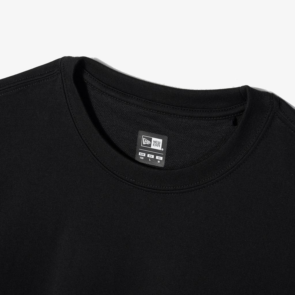 New Era SS23 Футболка с принтом и большим логотипом, с круглым вырезом, унисекс, черная 13731450
