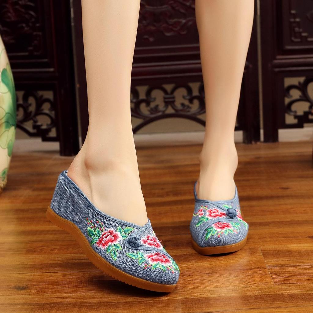 Элегантные вышитые холщовые тапочки 2020 года с льняным каблуком-танкеткой