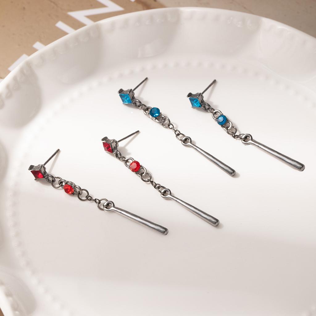 Red And Blue Small Sugar Cube With Diamonds And Fringed Earrings, High-End Sense, Niche And Extravagance, Unique, Sweet And Cool Spice Girl Style