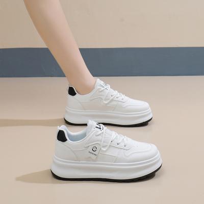 Весна 2025 года, новая корейская версия, дышащие маленькие белые туфли, женские низкие повседневные туфли на платформе, туфли-маффины ZY1826