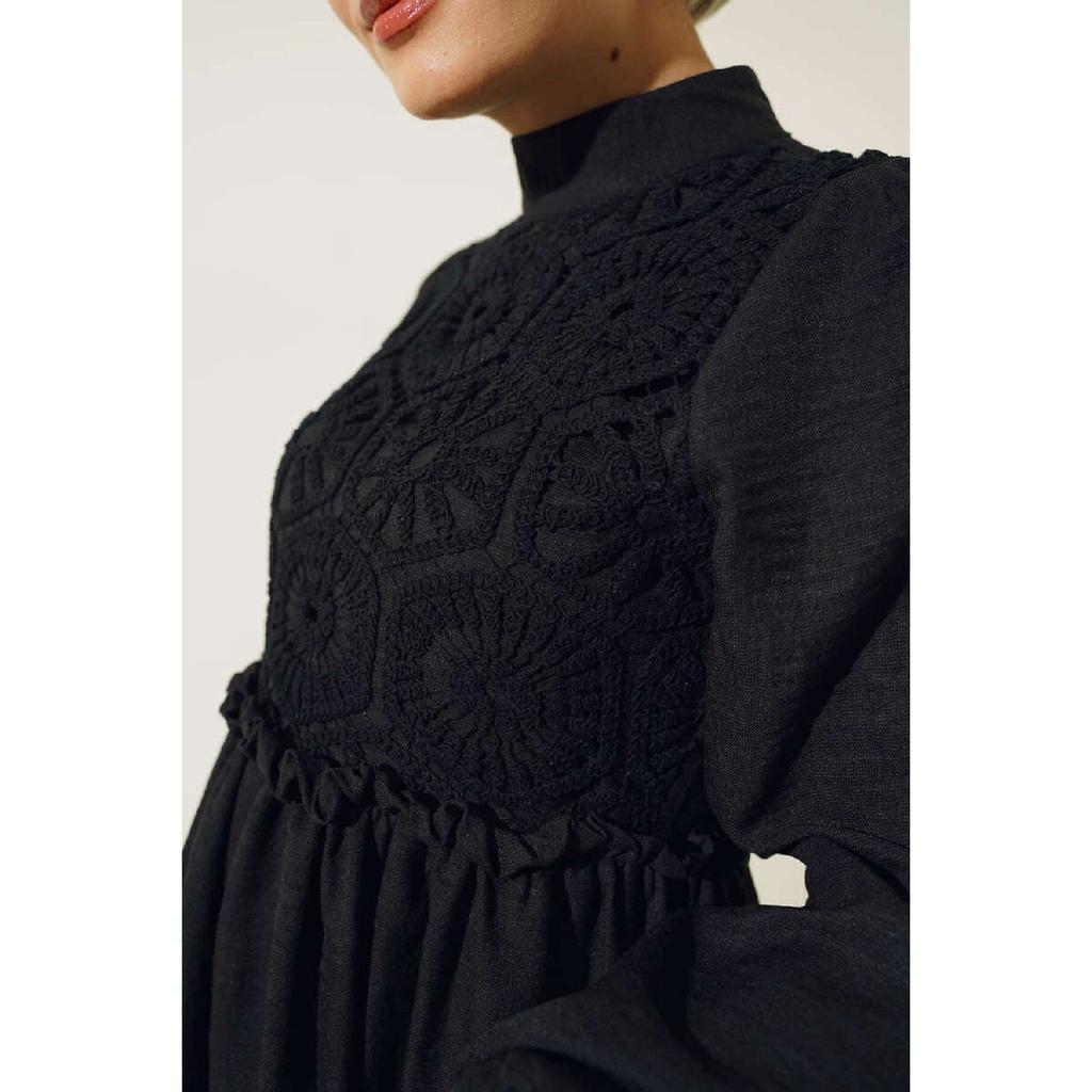 Dress With Lace Mesh Front Detail