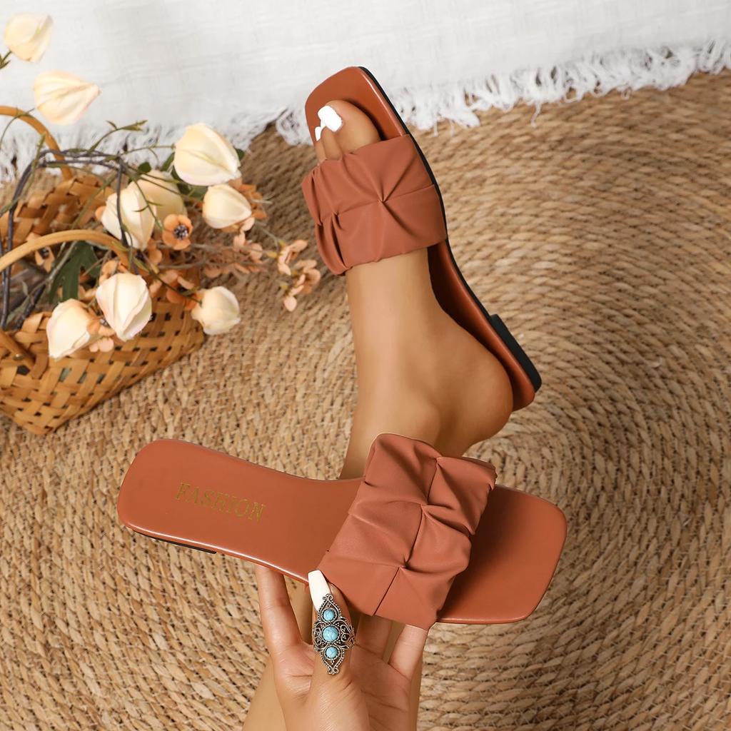 Мода 2025 новые Женские тапочки Вьетнамки Роскошный тренд Плоские сандалии Плиссированные корейские тапочки Женская обувь слипоны Большой размер Шлепанцы Женские