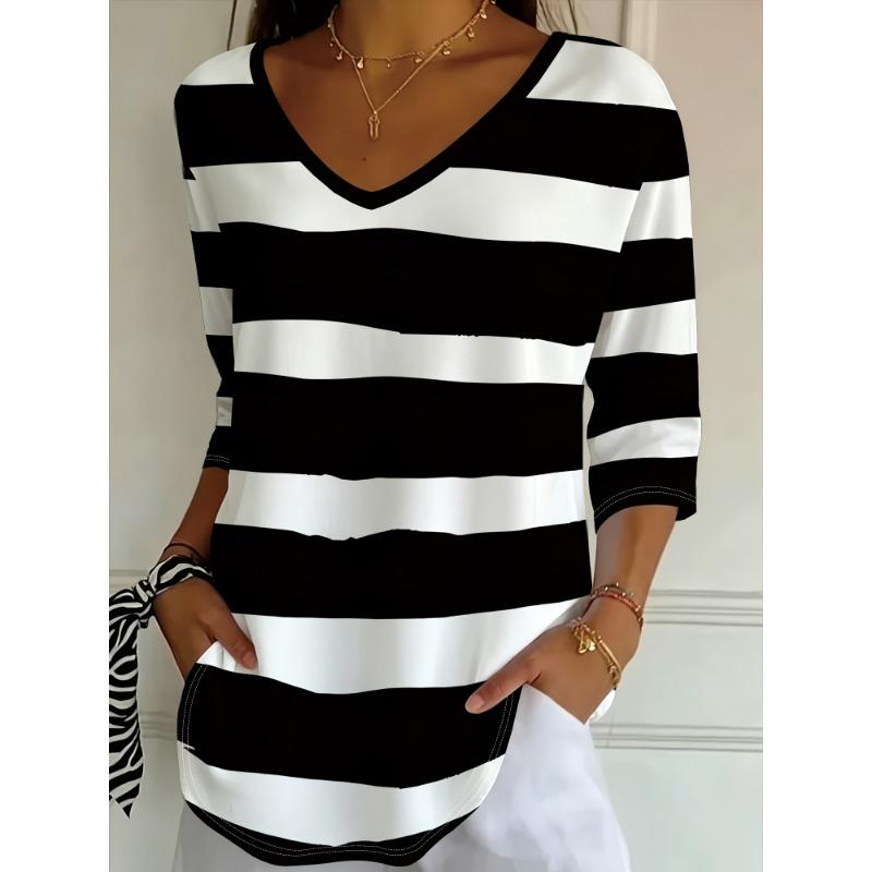 Chic V‑Neck Elbow Length Top
