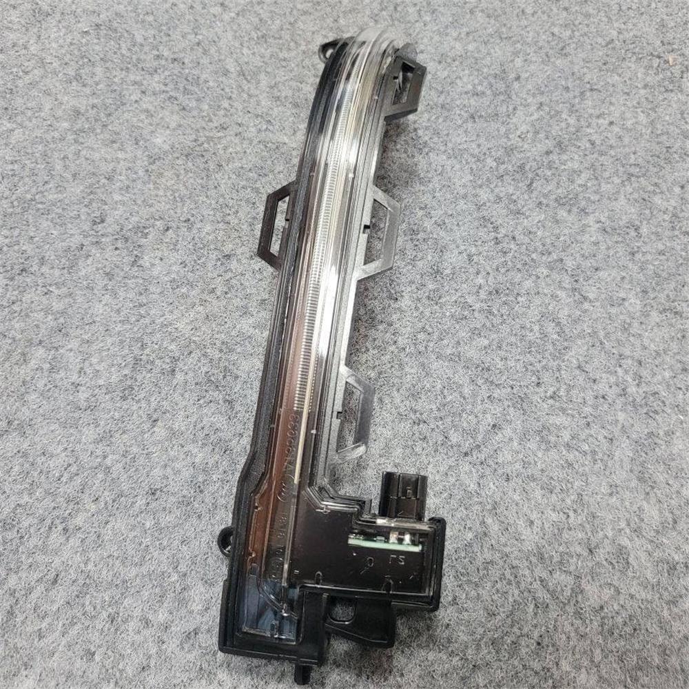 Указатель поворота правого бокового зеркала для BMW X3 X4 X5 X6 F15 2015-2018