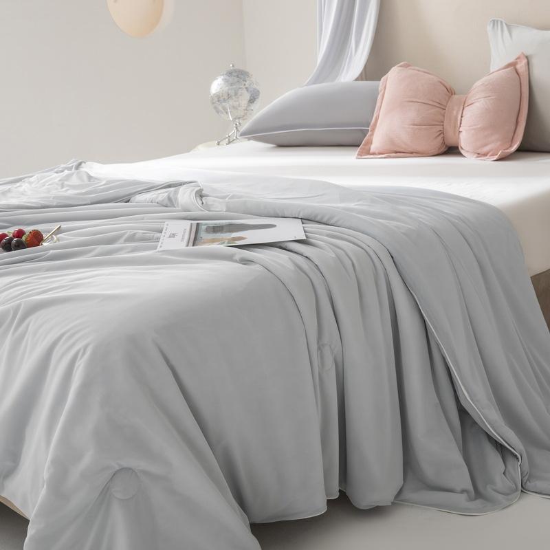 1 шт. Охлаждающее летнее одеяло из ледяного шелка, легкое тонкое постельное белье для комнаты с кондиционером, ультрамягкое покрывало для кровати размера «queen-size» для домашнего использования в отеле