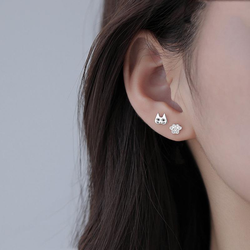 Мини милые асимметричные серьги-гвоздики в виде кошки, женские, ранняя весна, корейская версия, креативные, забавные серьги в виде кошачьей лапки, индивидуальность