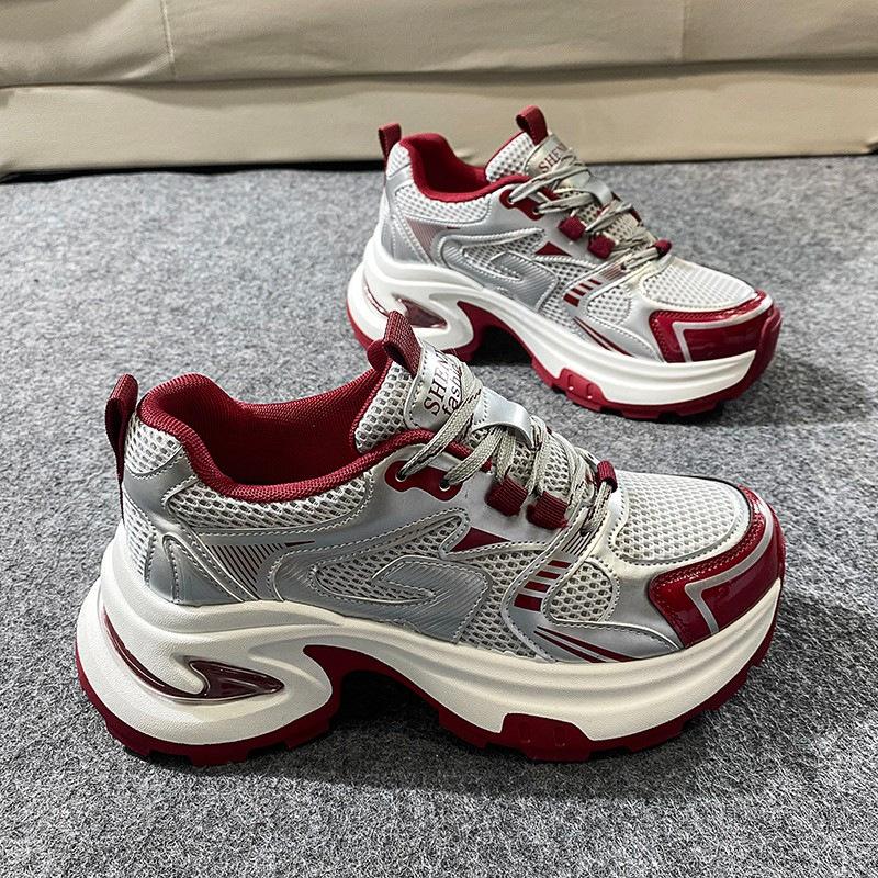 Дышащие сетчатые кроссовки на толстой подошве, женские, с небольшой прибавкой роста, для ношения с юбкой, новая повседневная спортивная обувь лето 2025